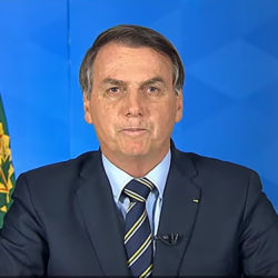 PANDEMIA I Na TV, Bolsonaro faz pouco caso do coronavírus e pede volta à normalidade