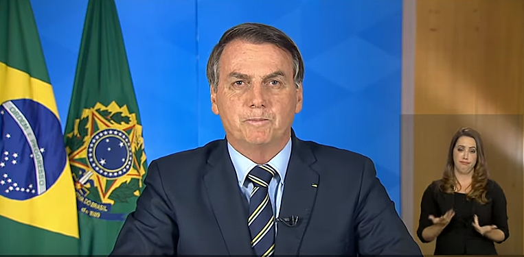 PANDEMIA I Na TV, Bolsonaro faz pouco caso do coronavírus e pede volta à normalidade