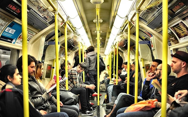 COLAPSO I Coronavírus: o que pode acontecer aos brasileiros sem o isolamento social?