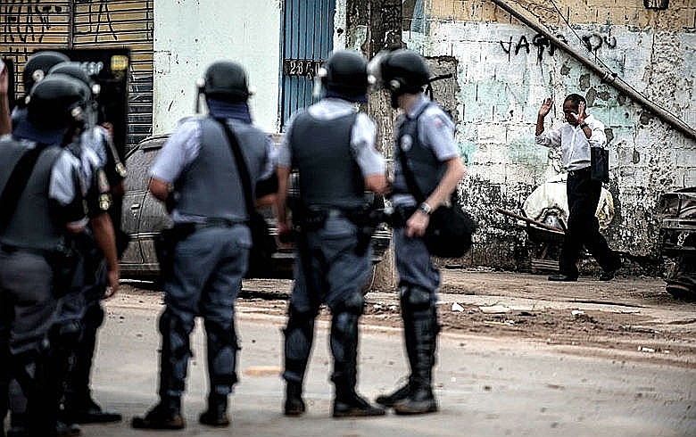 VIOLÊNCIA: Letalidade policial bate recorde e mortes de negros chegam a 78% do total, mostra relatório