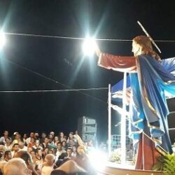 Mastro Poeira: No domingo da festa, a romaria dos fiéis, começa bem cedinho ao nascer do sol