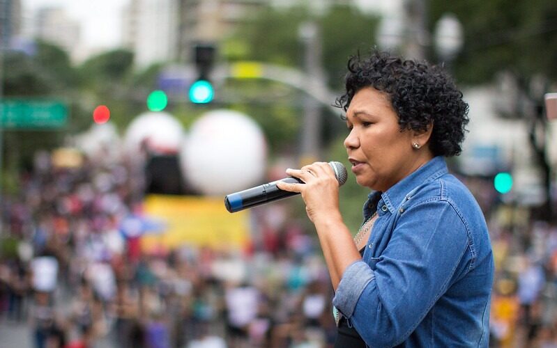 A operária sapateira, negra e socialista Vera é pré-candidata do PSTU à presidência da República