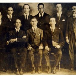 ☭ A atualidade do poema de Ferreira Gullar:  ... quem contar a história de nosso povo e seus heróis tem que falar do.PCB, ou estará mentindo