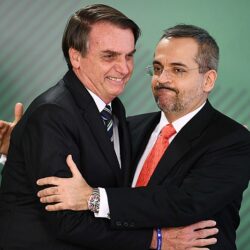 VIROU A CASACA Abraham Weintraub critica Bolsonaro e diz: "Agora é Lula ou continuará piorando"