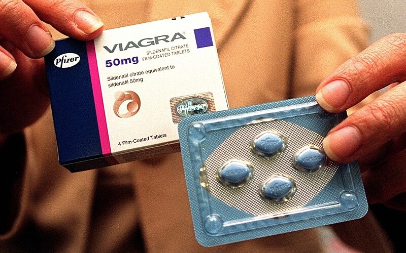 COMPRAS DO GOVERNO: Defesa investe em Viagra e internet não perdoa; deputados suspeitam de superfaturamento