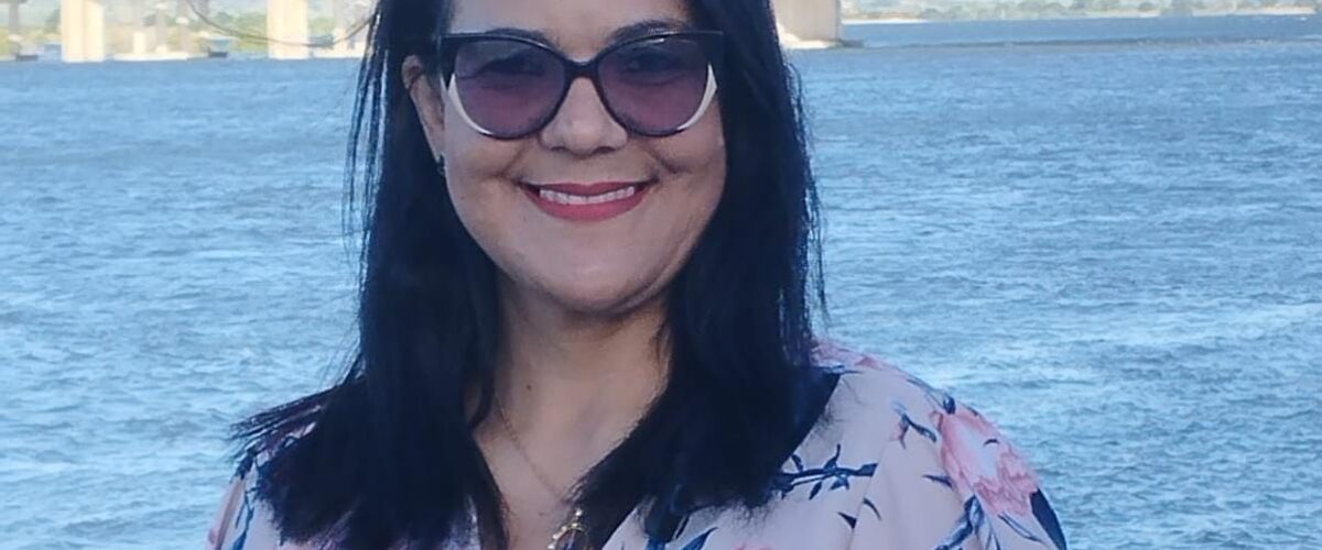 Começou: Adriana de Corália abriu ciclo de entrevistas da temporada 2023 na Rádio Tribuna da Praia